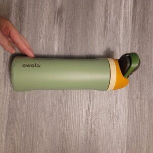 Green, yellow, and orange Owala water bottle - 24oz
